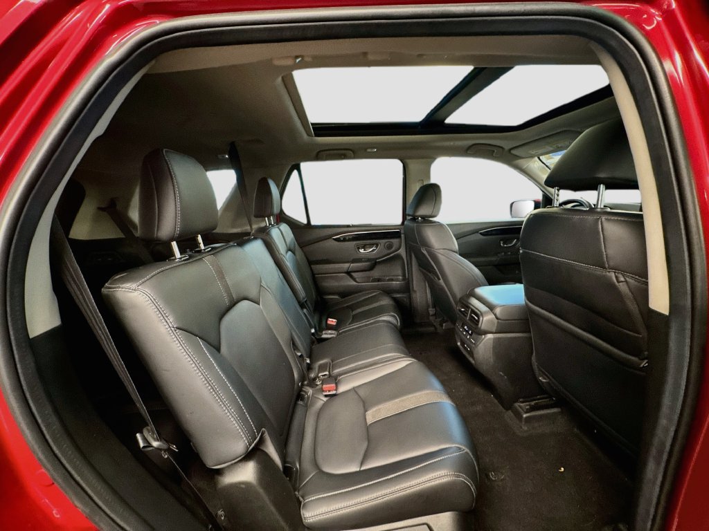 Used 2025 Honda Pilot Touring image 32