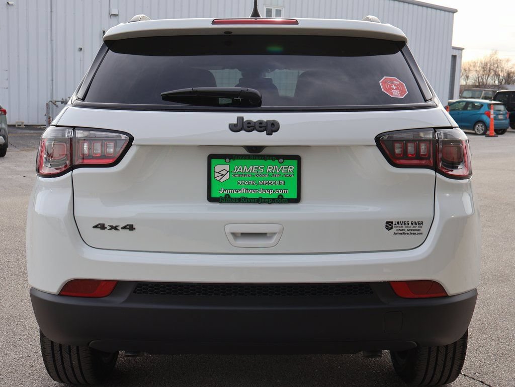 New 2026 Jeep Compass Latitude AWD/4WD image 4