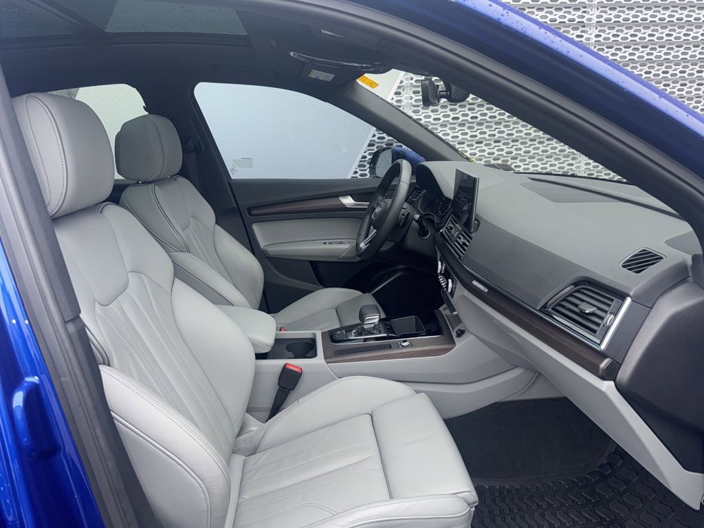 Used 2023 Audi Q5 2.0T Premium w/ Convenience Package image 21