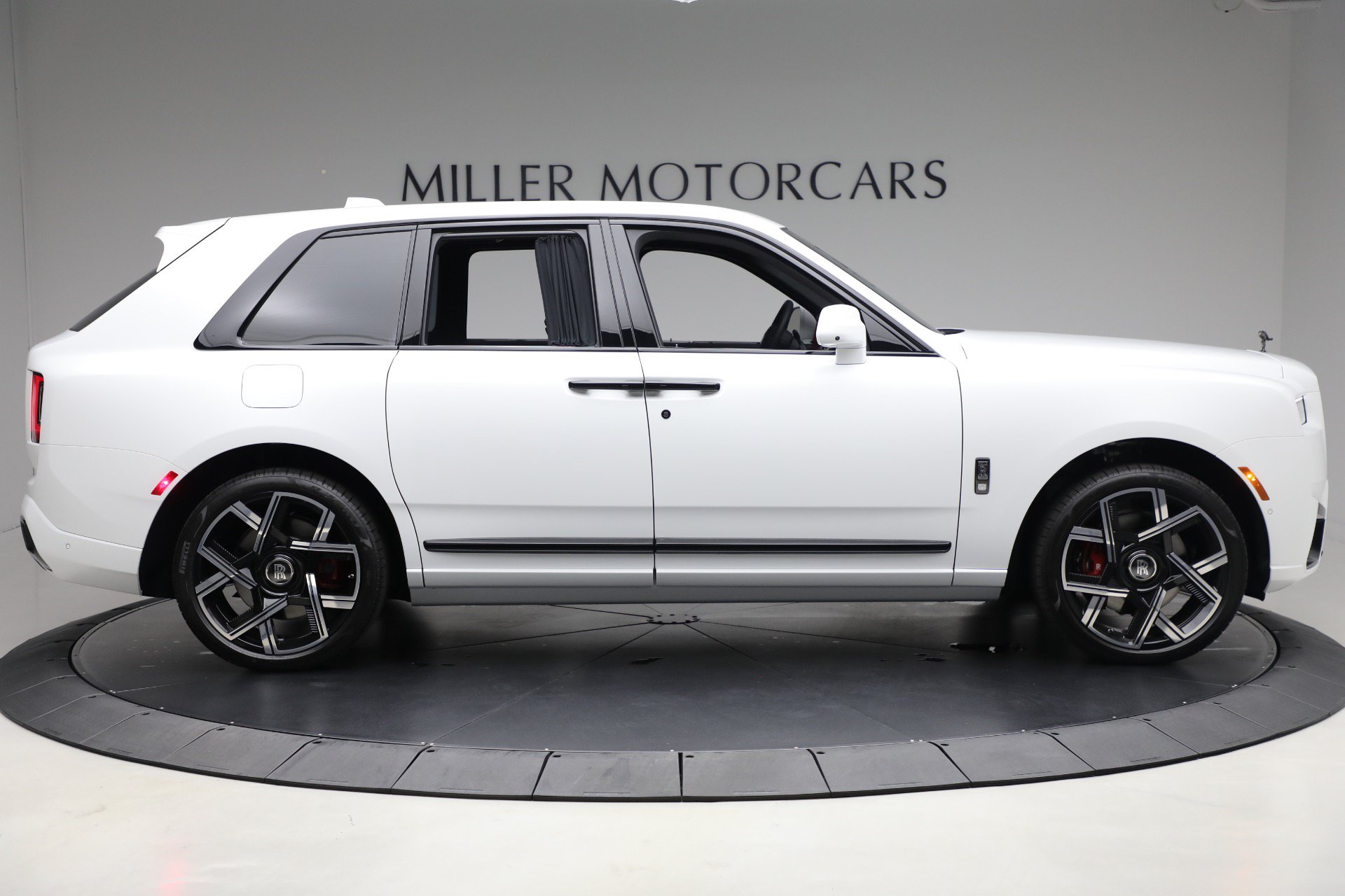 Certified 2025 Rolls-Royce Cullinan Black Badge AWD/4WD image 10
