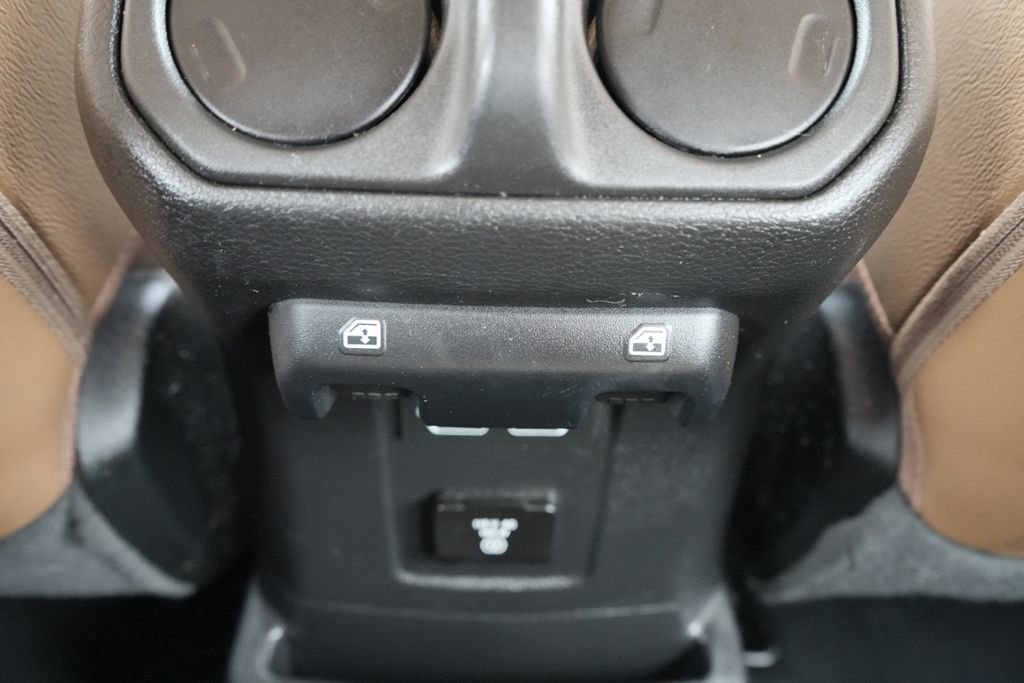 Used 2023 Jeep Wrangler Unlimited Sahara w/ Cold Weather Group image 16