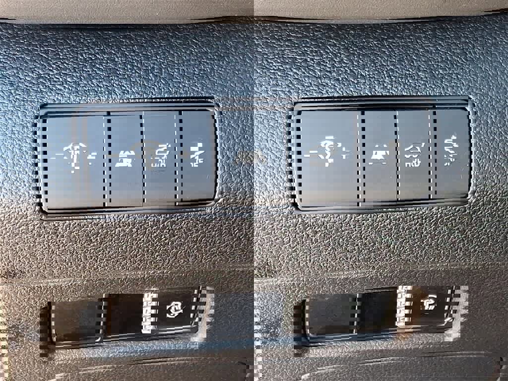 Used 2023 Hyundai Santa Fe SEL image 23