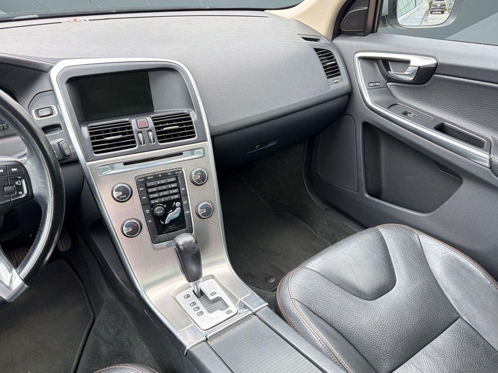 Used 2012 Volvo XC60 3.2 Premier FWD image 27