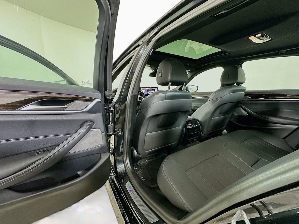 Used 2023 BMW 530i w/ M Sport Package image 17