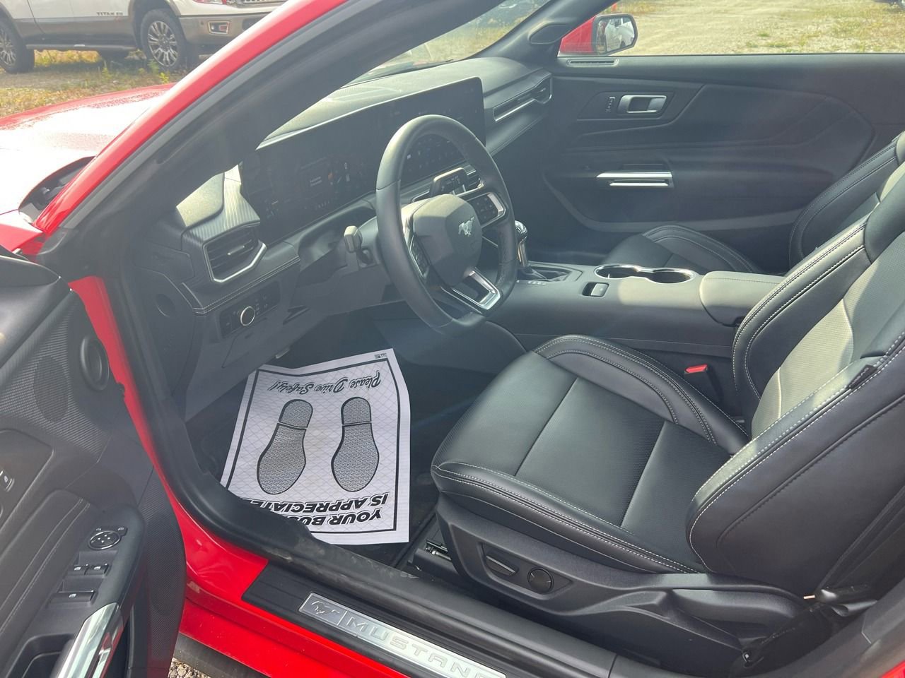Used 2025 Ford Mustang Premium image 7