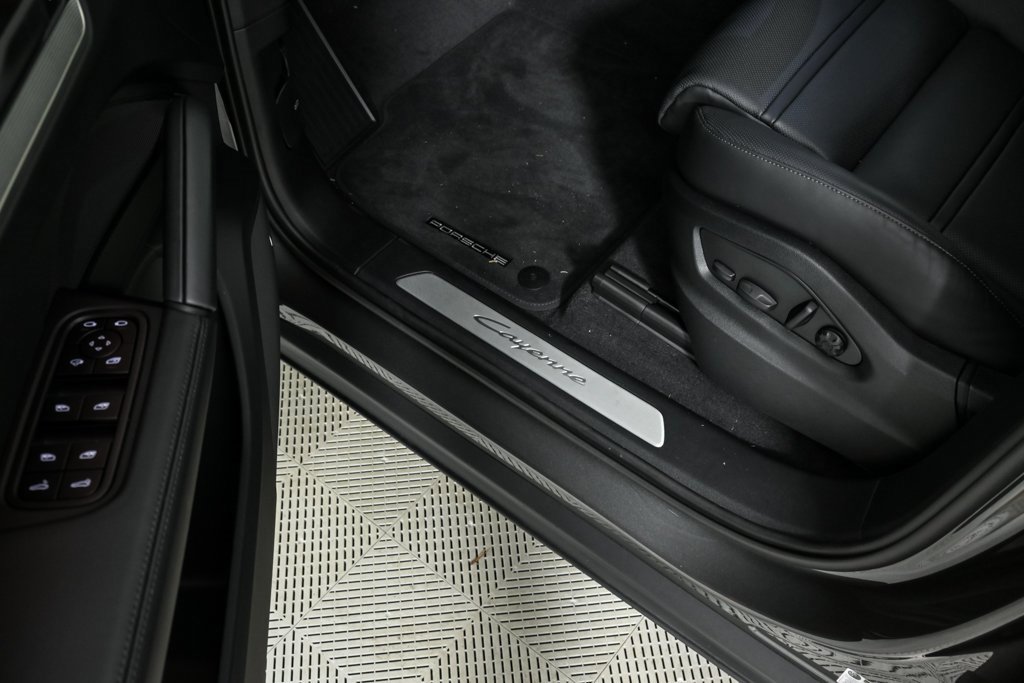 New 2025 Porsche Cayenne Coupe image 8