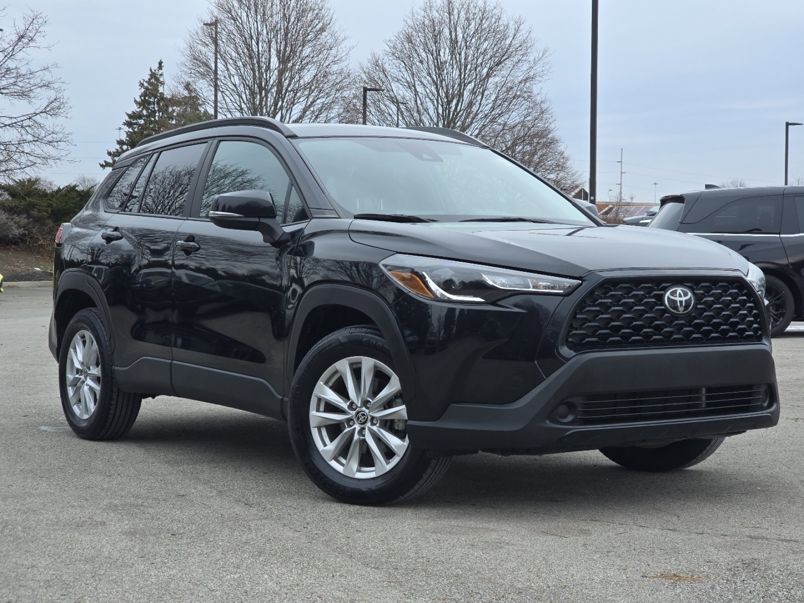 Used 2022 Toyota Corolla Cross LE video 2