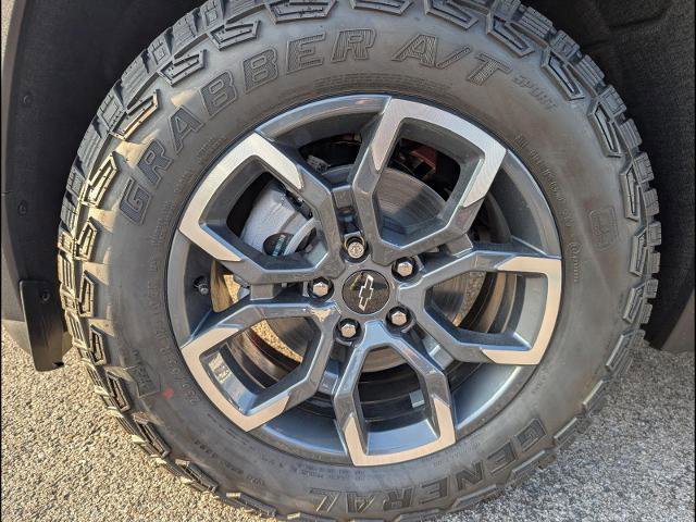 New 2026 Chevrolet Equinox ACTIV w/ Safety and Technology Package image 21