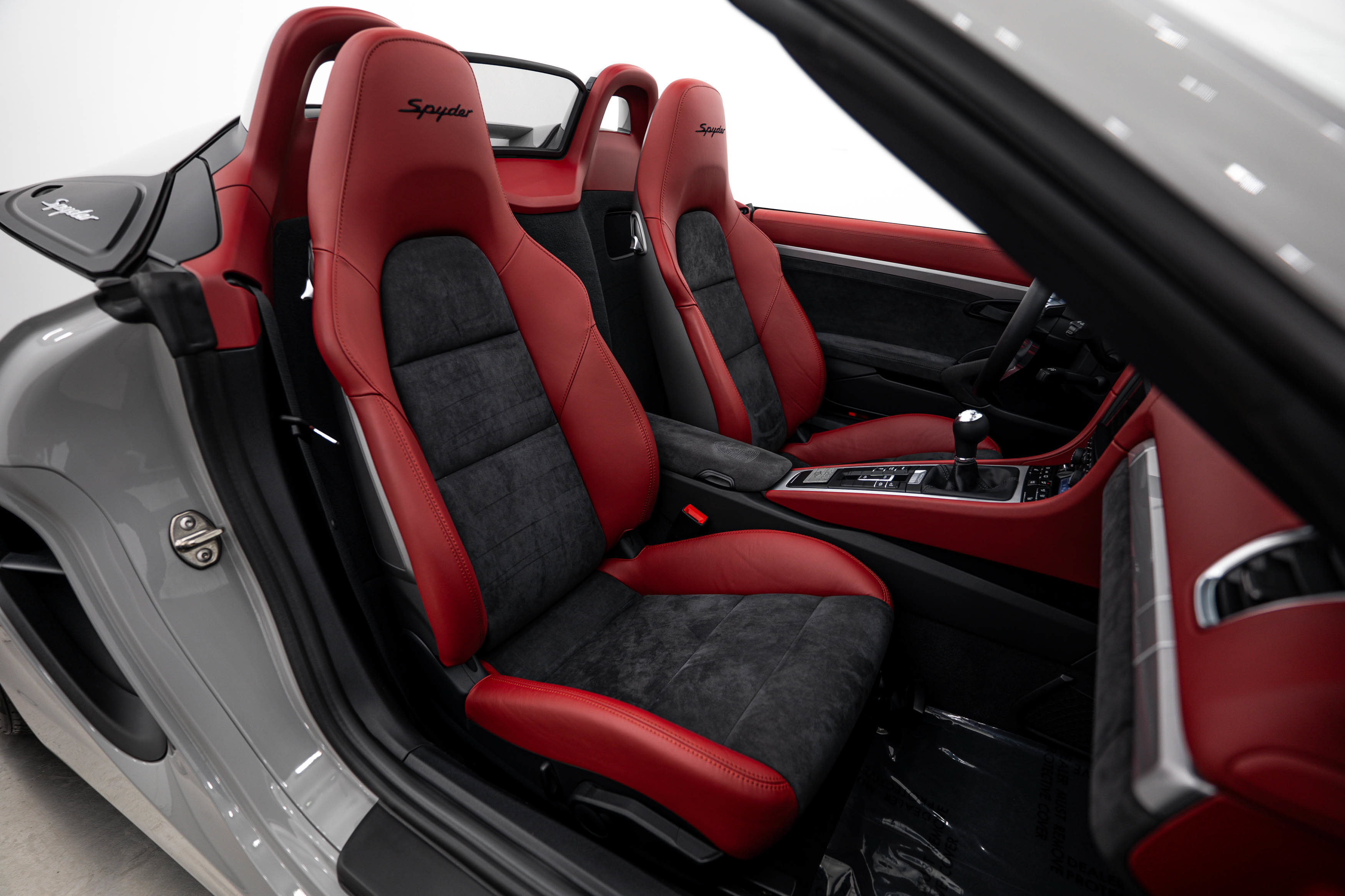 Certified 2016 Porsche Boxster Spyder RWD image 15
