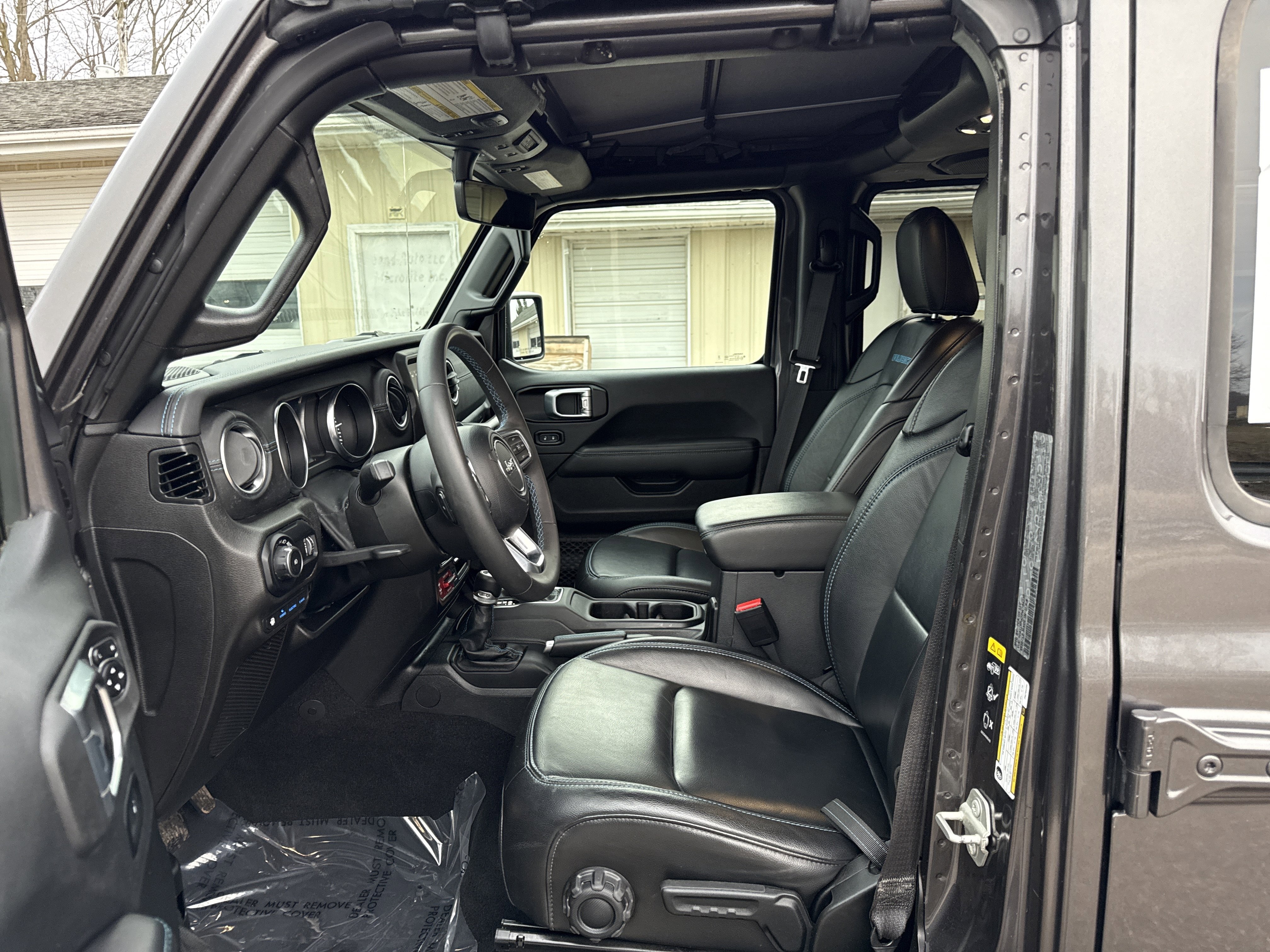 Used 2023 Jeep Wrangler Unlimited Rubicon 4xe image 15