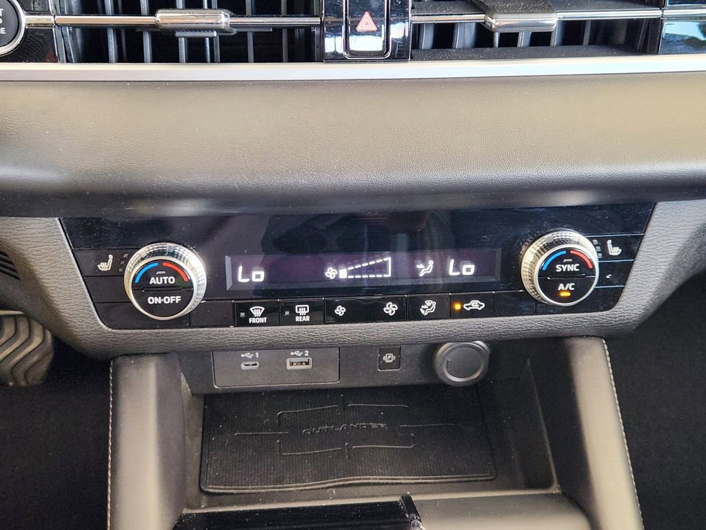 Used 2022 Mitsubishi Outlander SE image 18