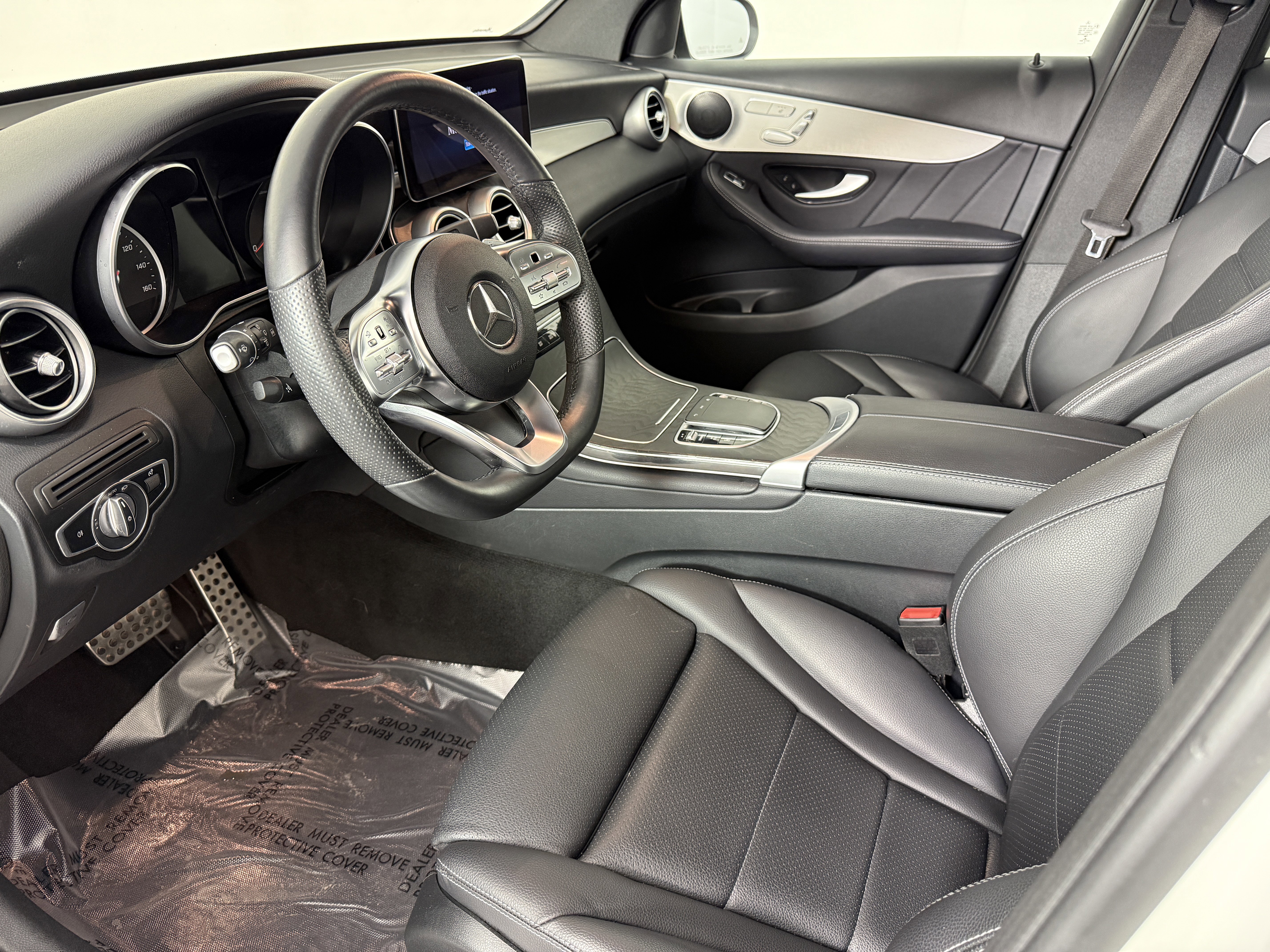 Used 2022 Mercedes-Benz GLC 300 4MATIC image 4