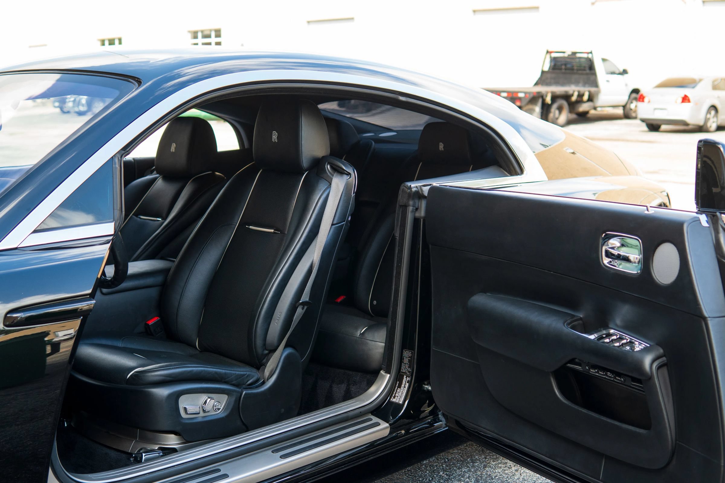 Used 2016 Rolls-Royce Wraith RWD image 23