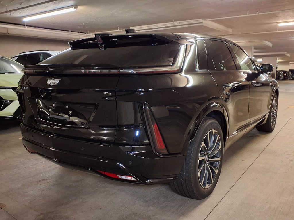 New 2027 Cadillac Lyriq Sport AWD/4WD image 8