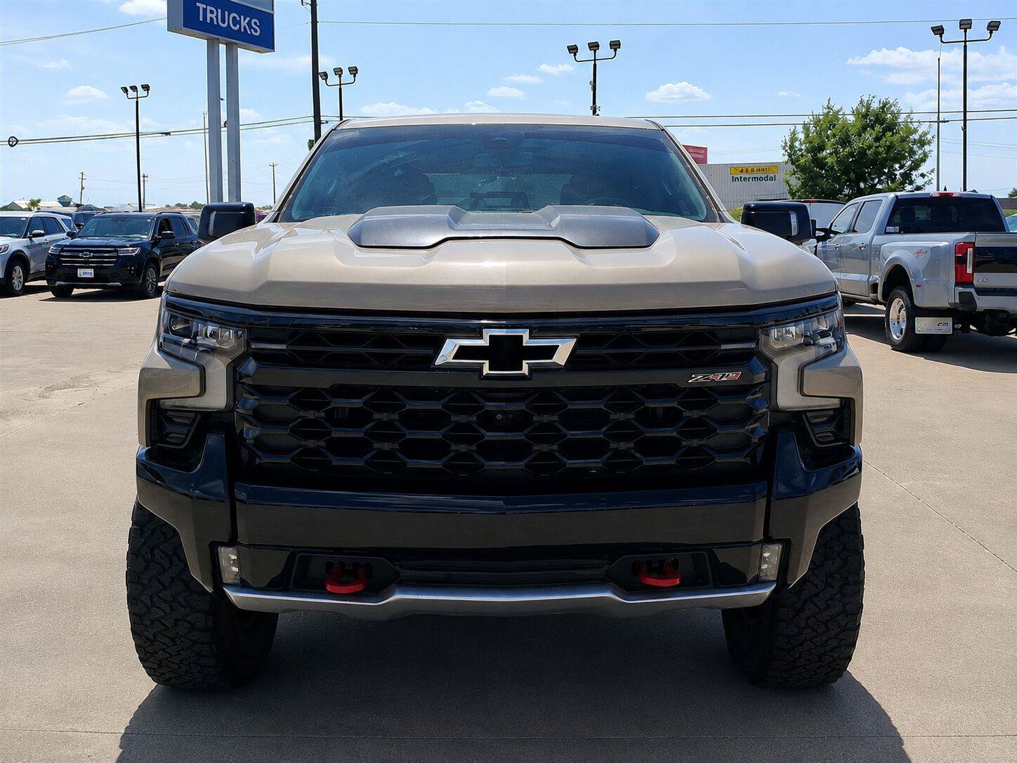 Used 2022 Chevrolet Silverado 1500 ZR2 w/ Technology Package AWD/4WD image 4