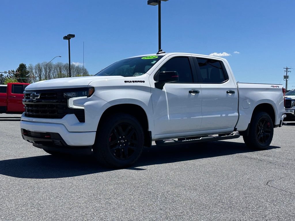 Used 2024 Chevrolet Silverado 1500 RST w/ Redline Edition AWD/4WD image 2