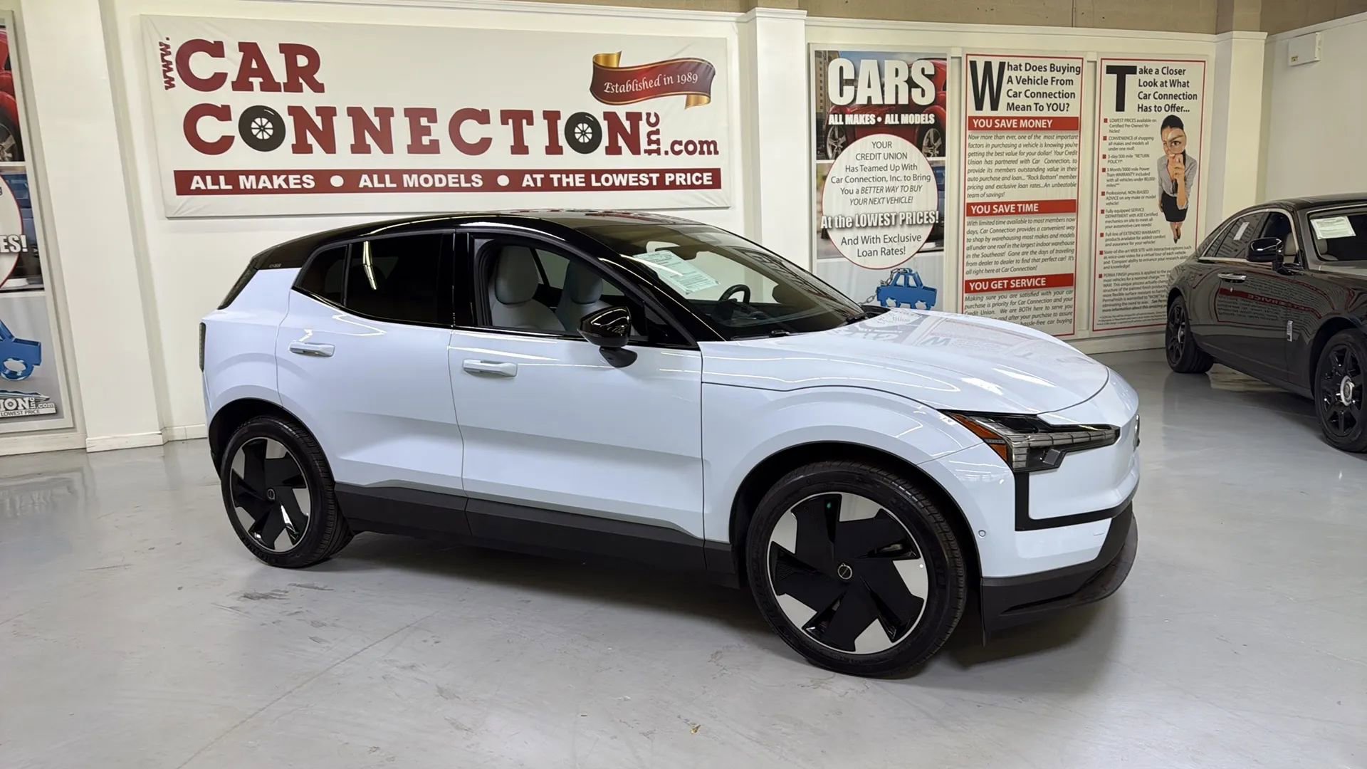 Used 2025 Volvo EX30 Ultra w/ Climate Package image 3