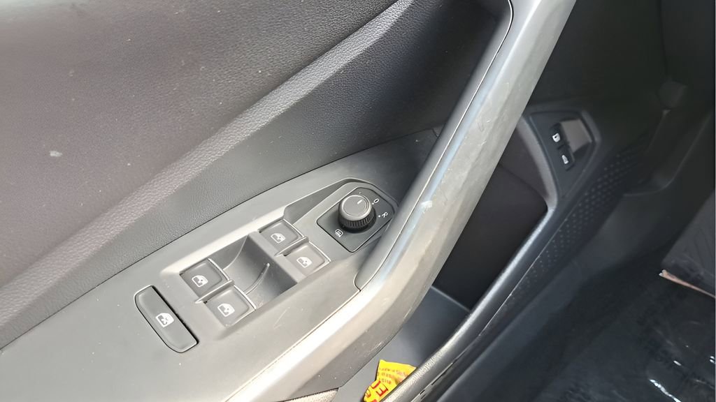 Used 2021 Volkswagen Jetta S w/ Driver Assistance Package image 24