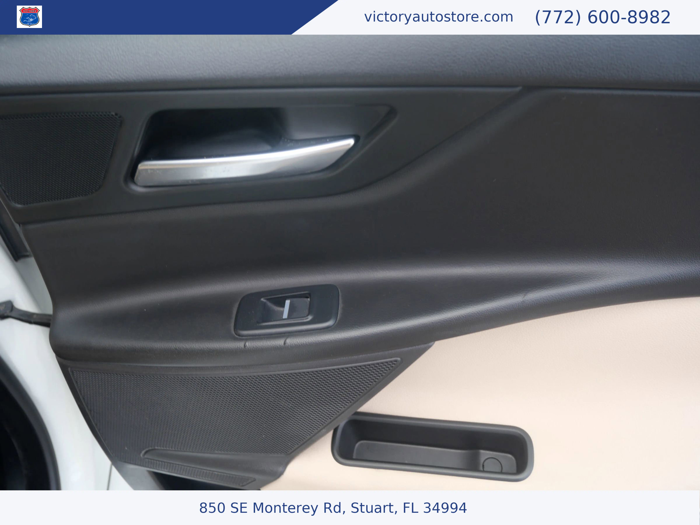 Used 2018 Jaguar XE image 32