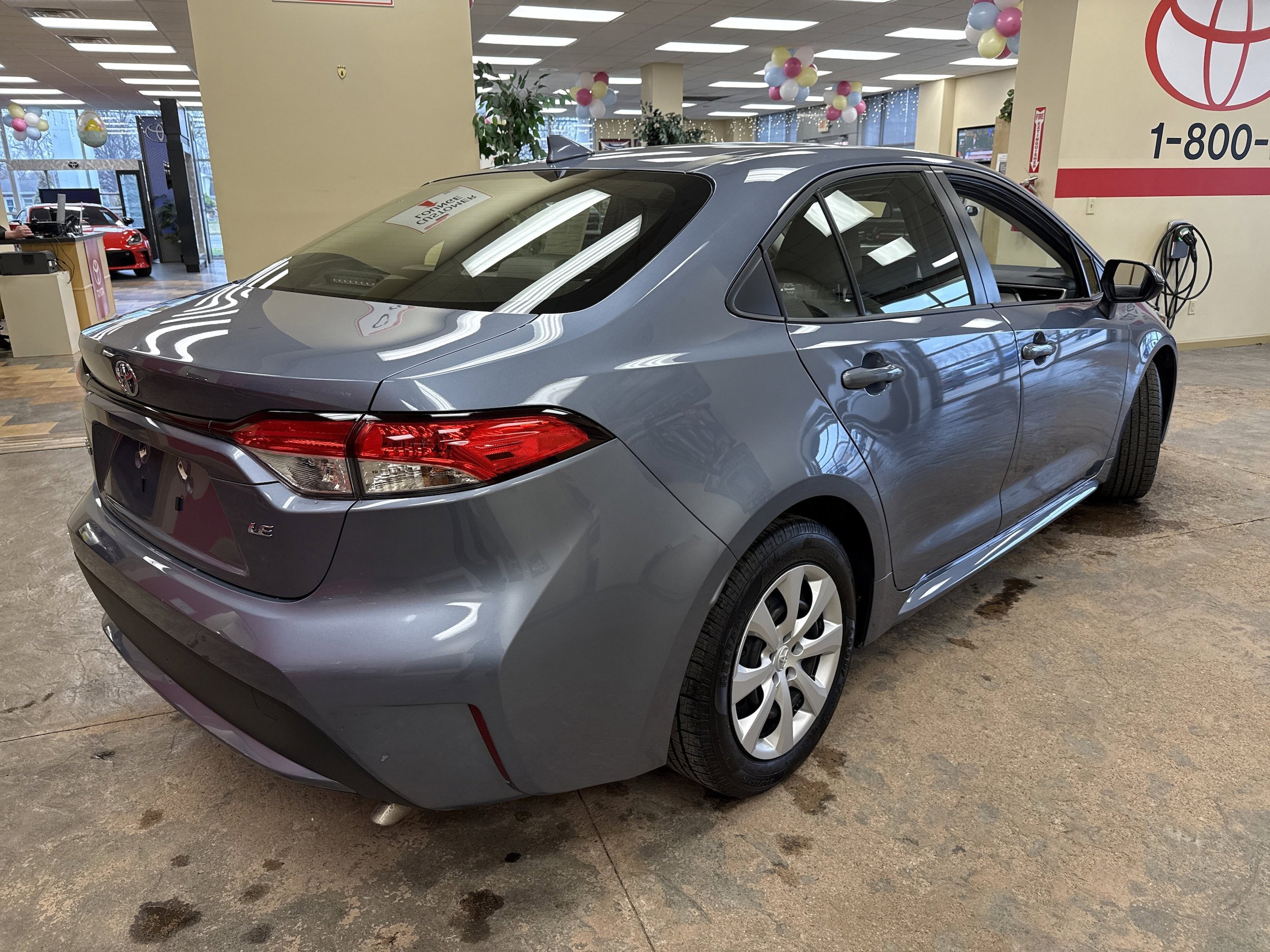 Used 2022 Toyota Corolla LE FWD image 21