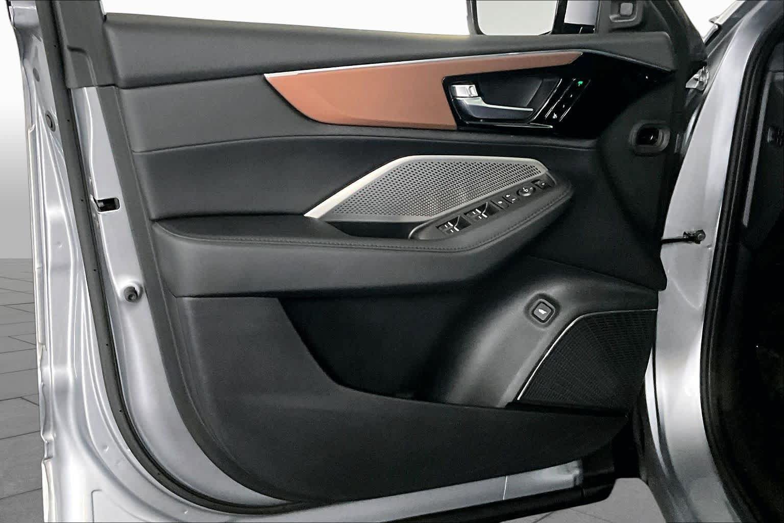 Used 2022 Acura MDX SH-AWD image 22
