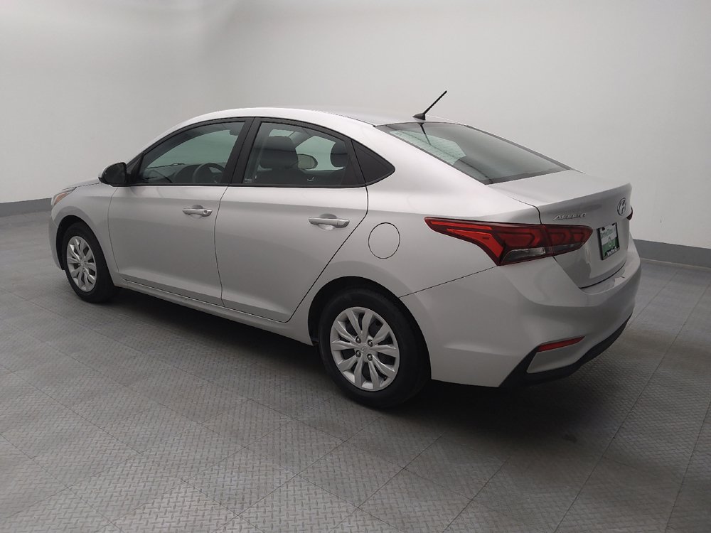 Used 2022 Hyundai Accent SE FWD image 3