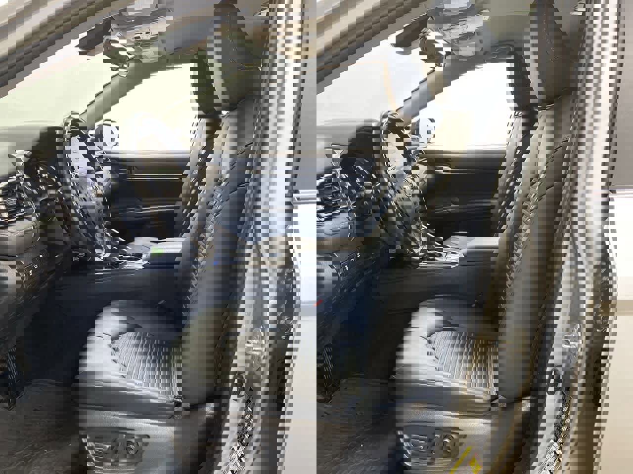 Used 2024 Toyota Camry SE image 14