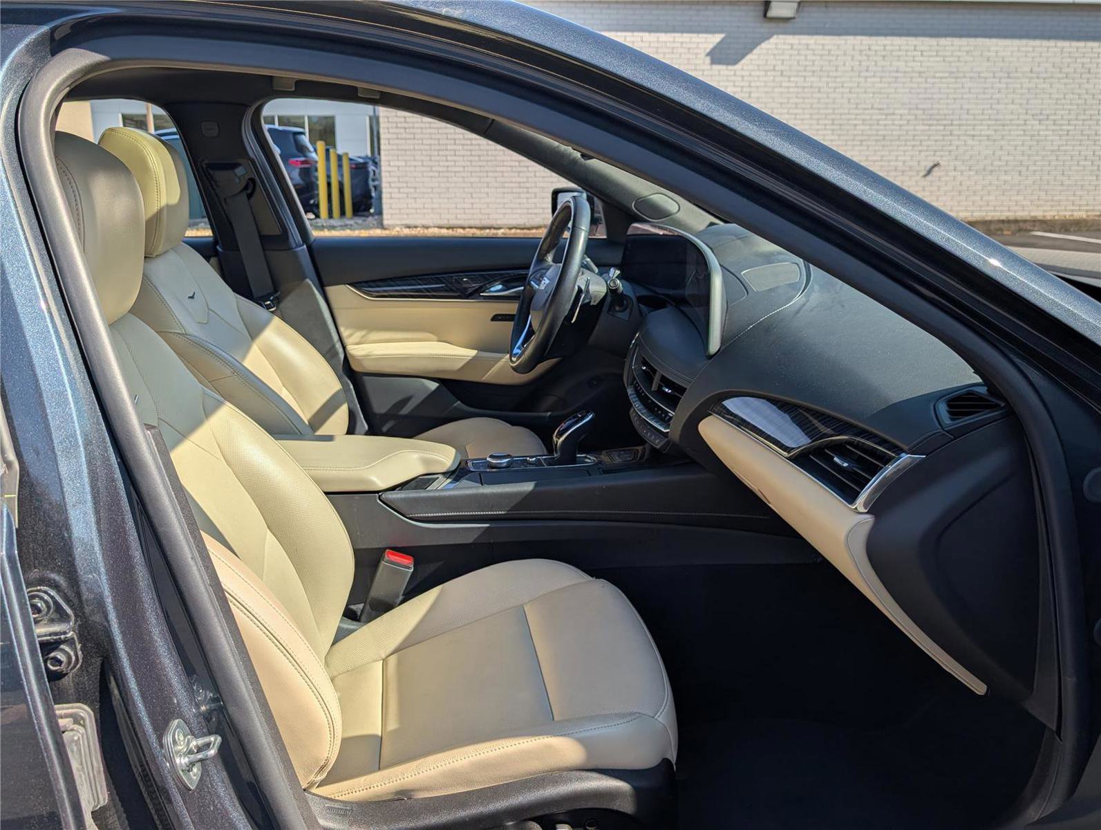 Used 2025 Cadillac CT5 Premium Luxury RWD image 10