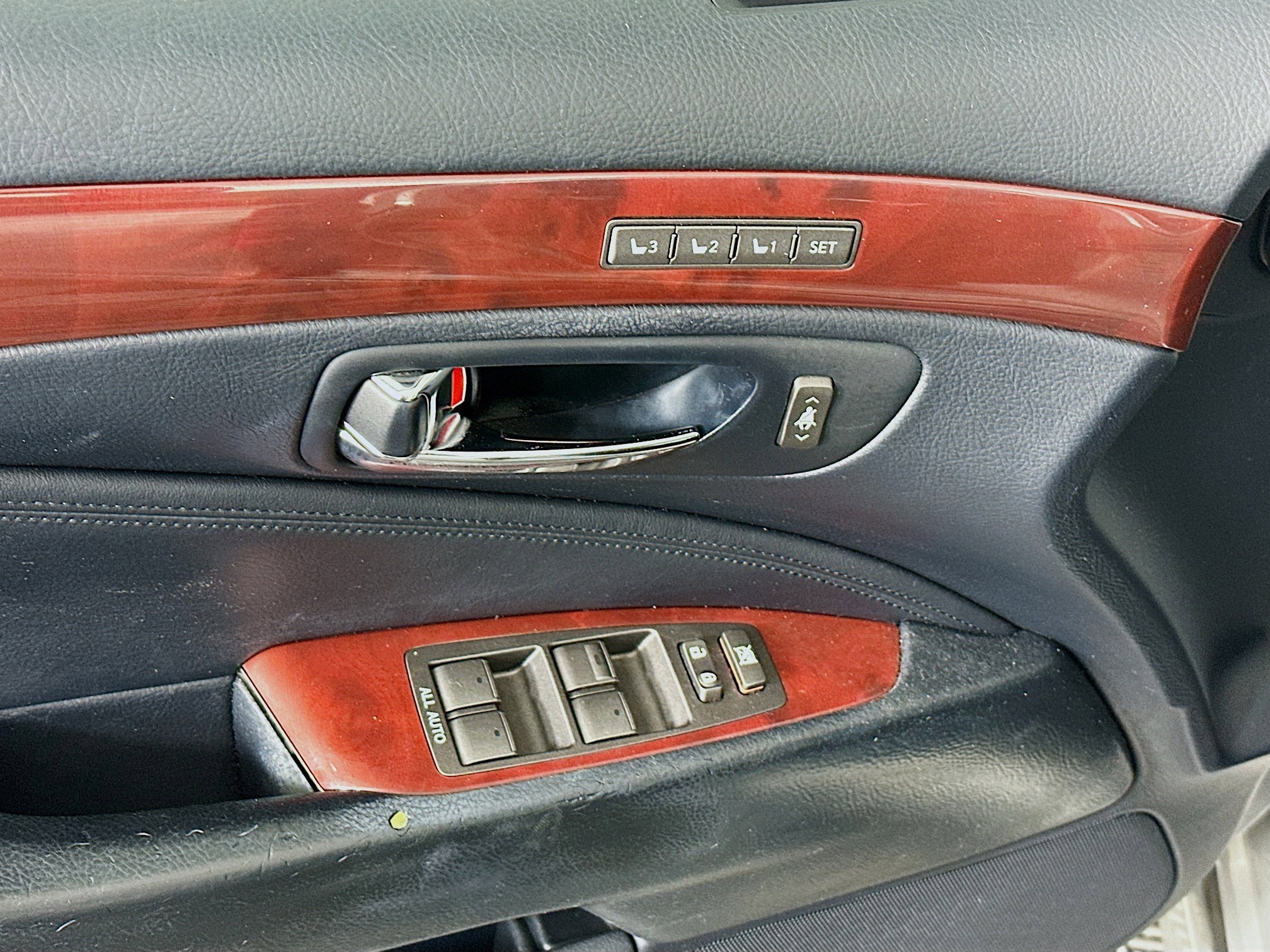 Used 2009 Lexus LS 460 RWD image 15