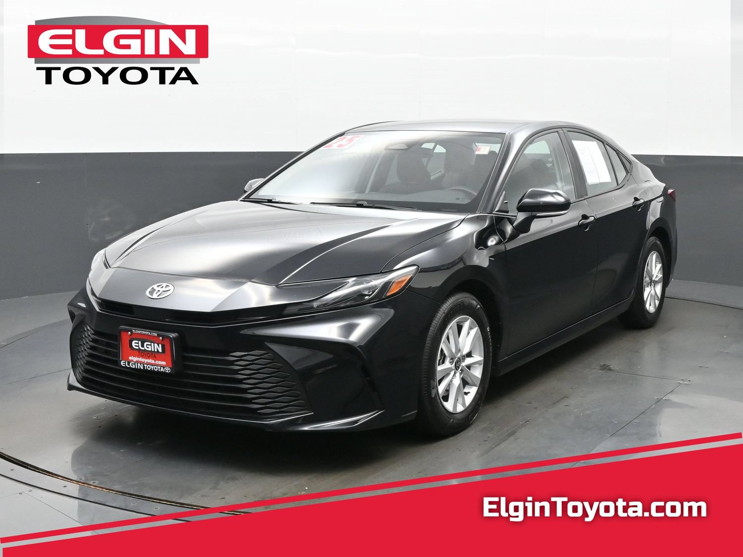 Used 2025 Toyota Camry LE FWD image 1