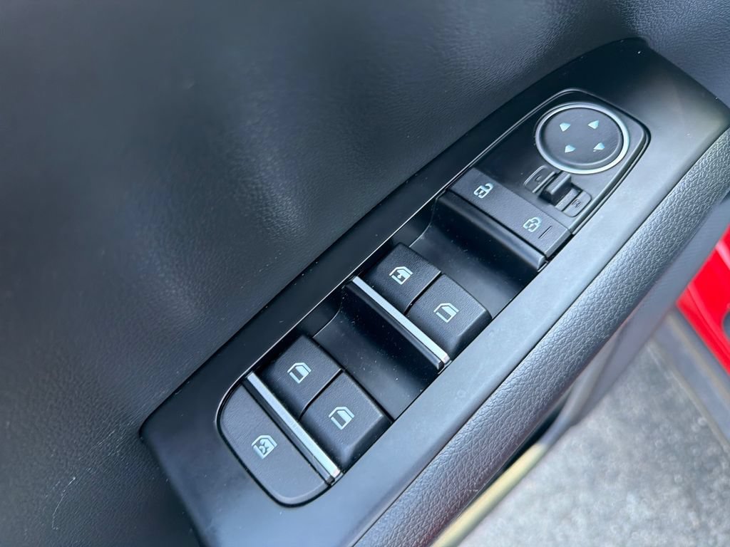 Used 2025 Kia Soul LX w/ LX Technology Package FWD image 14