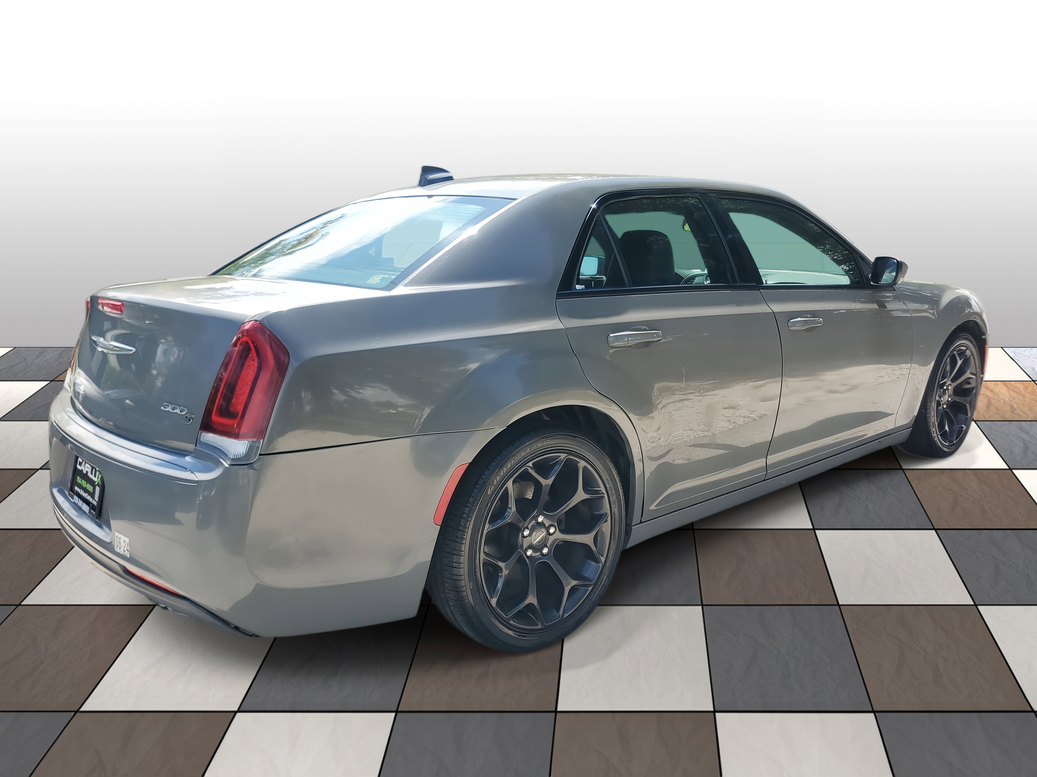 Used 2019 Chrysler 300 S image 4