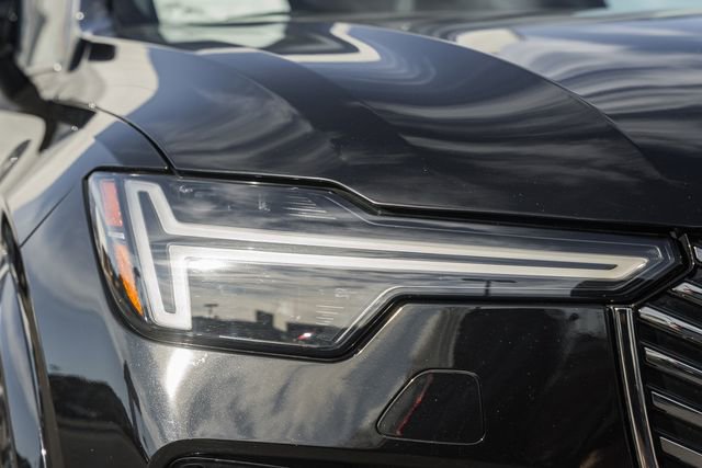 Used 2025 Volvo XC90 B6 Plus image 13