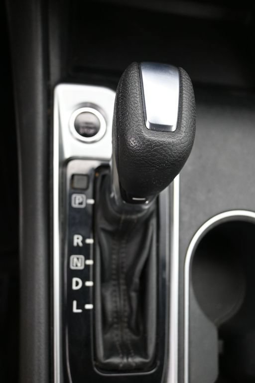 Used 2022 Nissan Altima 2.5 SV FWD image 14