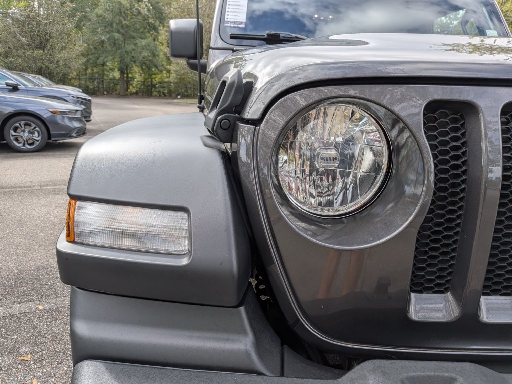 Used 2022 Jeep Wrangler Sport AWD/4WD image 10