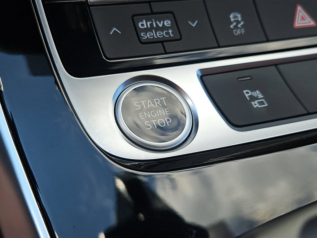 Certified 2025 Audi Q8 Premium Plus AWD/4WD image 27