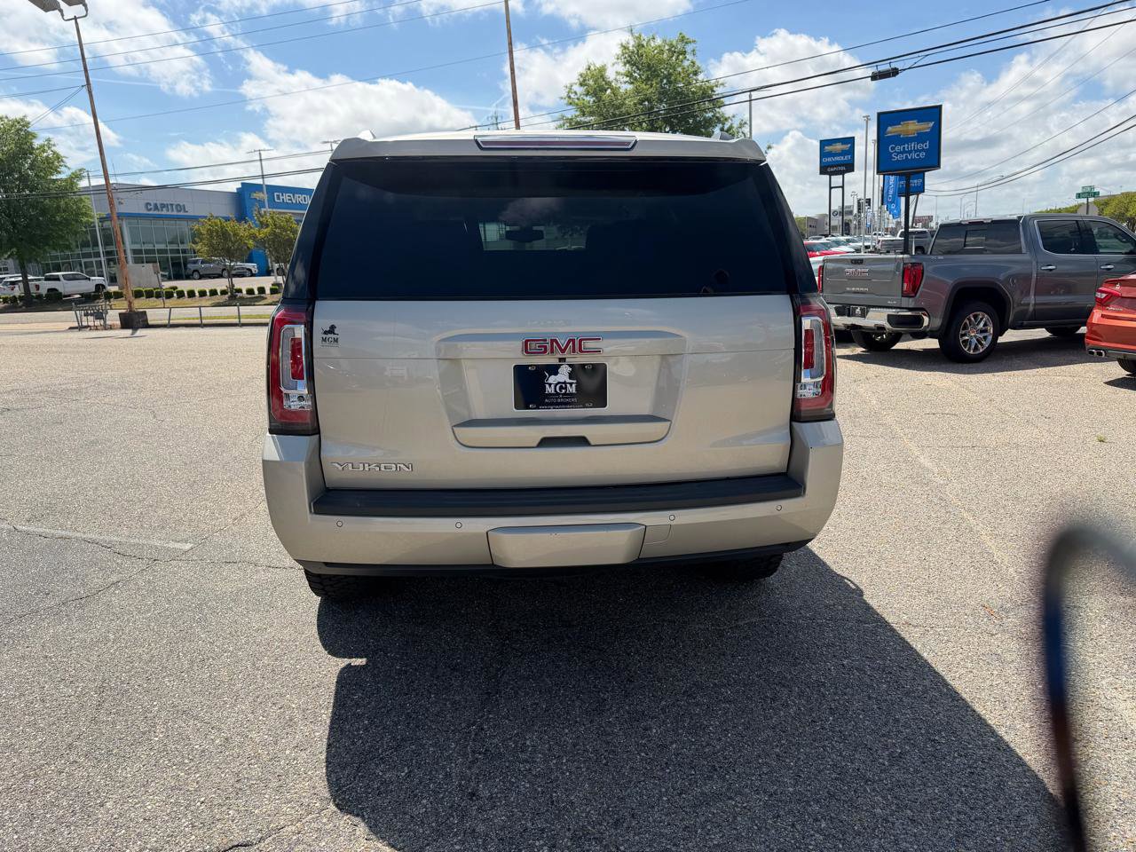 Used 2017 GMC Yukon SLE w/ SLE Value Package image 17