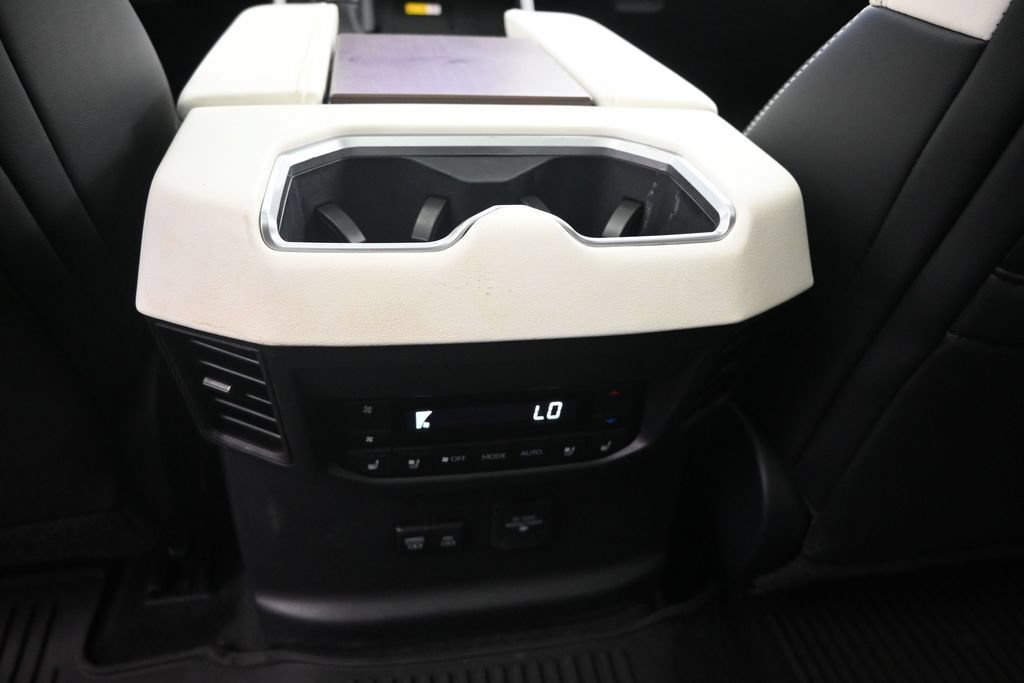 Used 2023 Toyota Sequoia Capstone AWD/4WD image 19