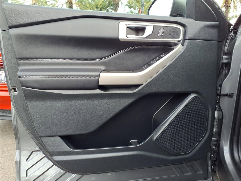 Used 2023 Ford Explorer XLT image 21