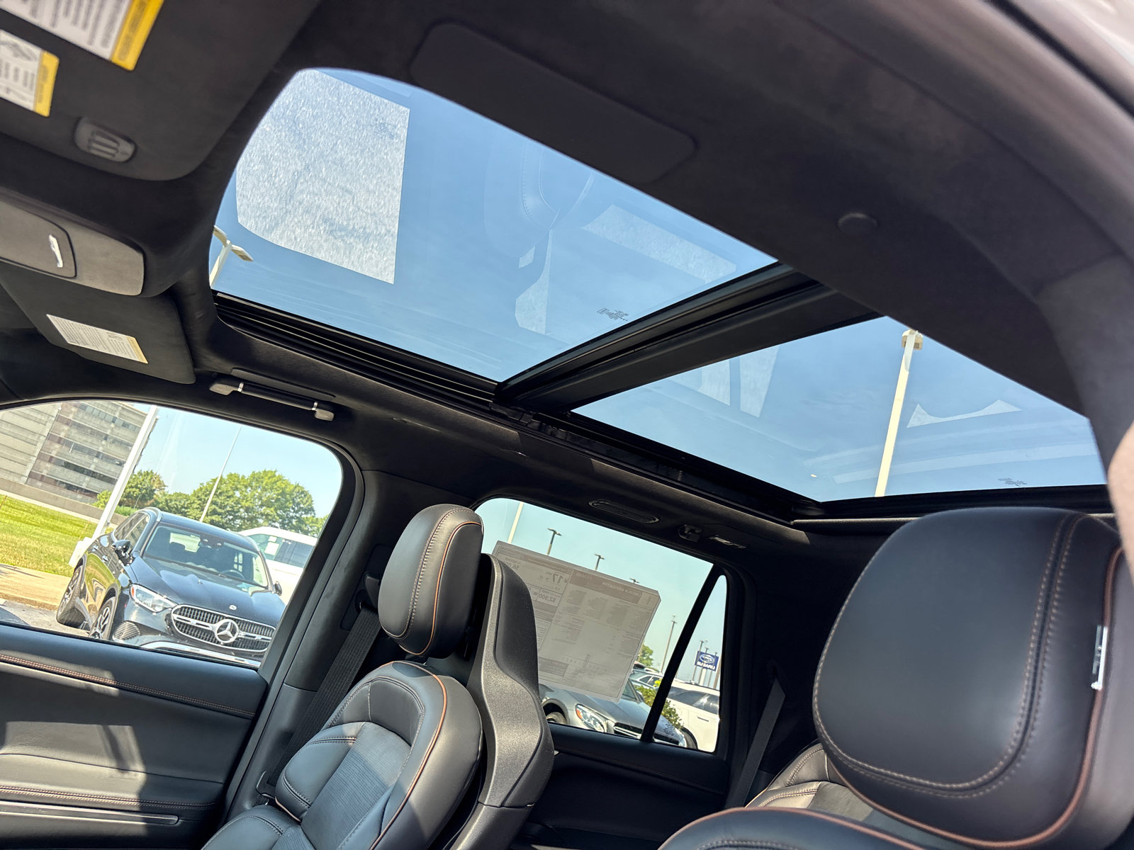 New 2026 Lincoln Navigator Black Label AWD/4WD image 25