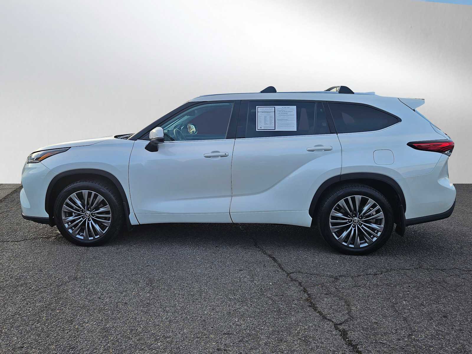 Used 2021 Toyota Highlander Platinum image 6