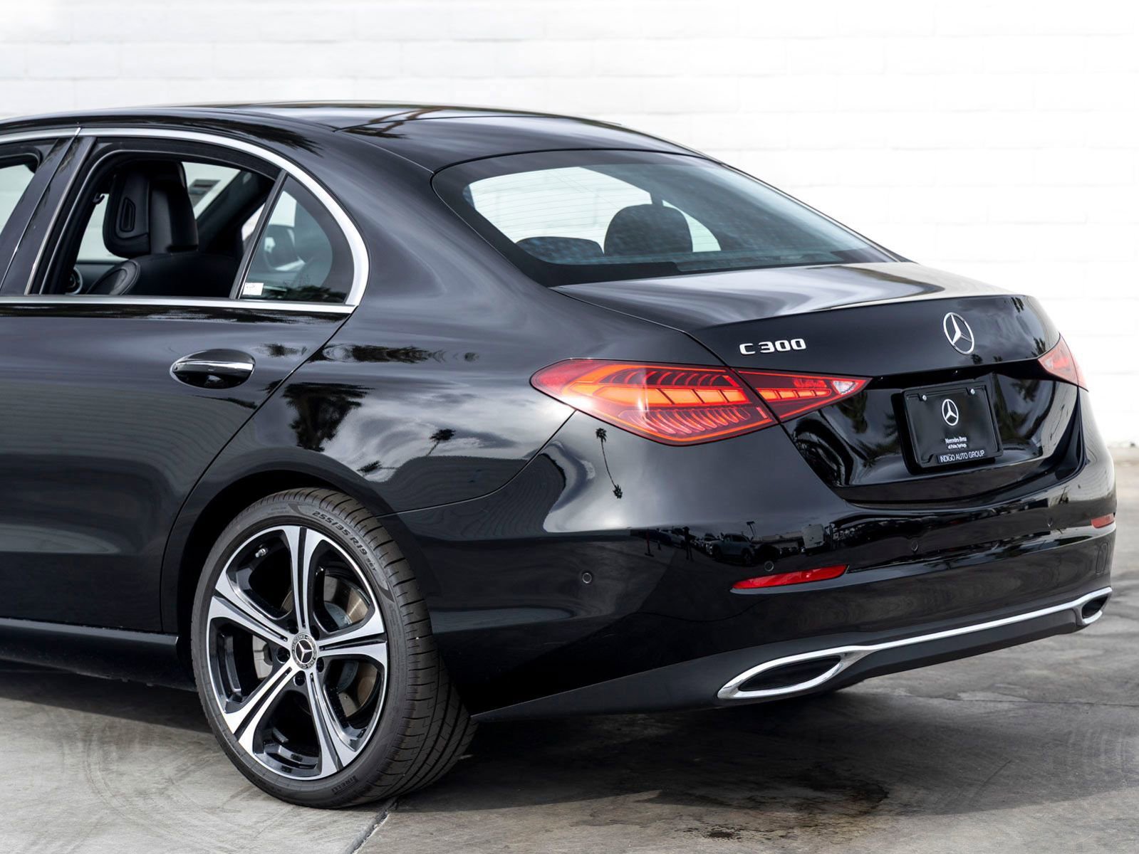 Used 2025 Mercedes-Benz C 300 Sedan image 8