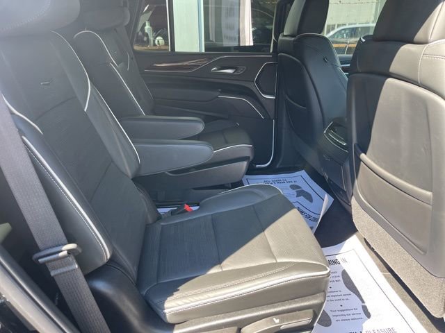 Used 2024 Cadillac Escalade Premium Luxury image 11
