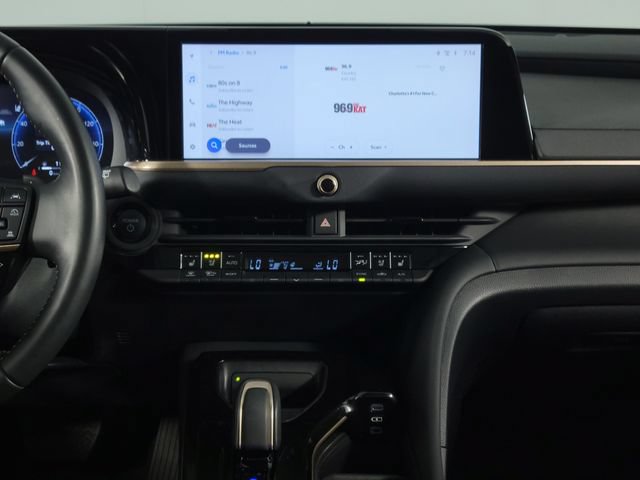 Used 2025 Toyota Crown Signia AWD/4WD image 25