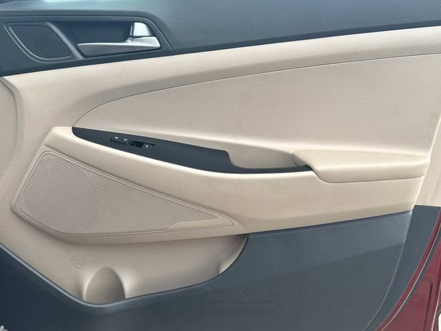 Used 2017 Hyundai Tucson SE image 18