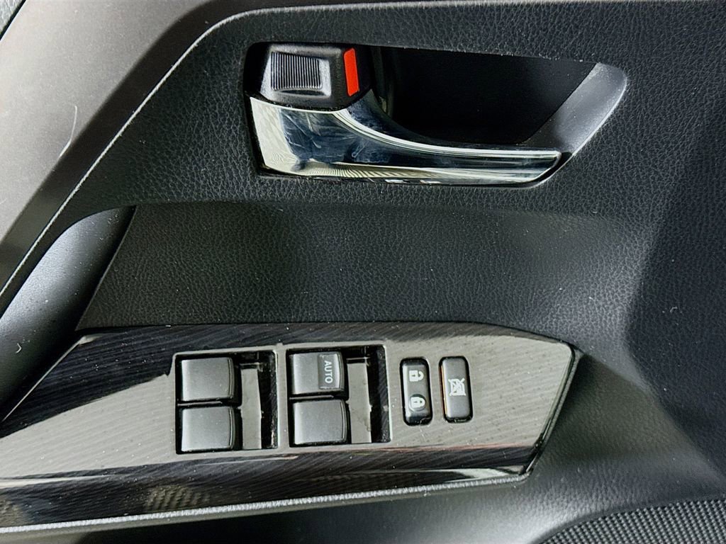 Used 2017 Toyota RAV4 SE w/ Advanced Technology Package image 23