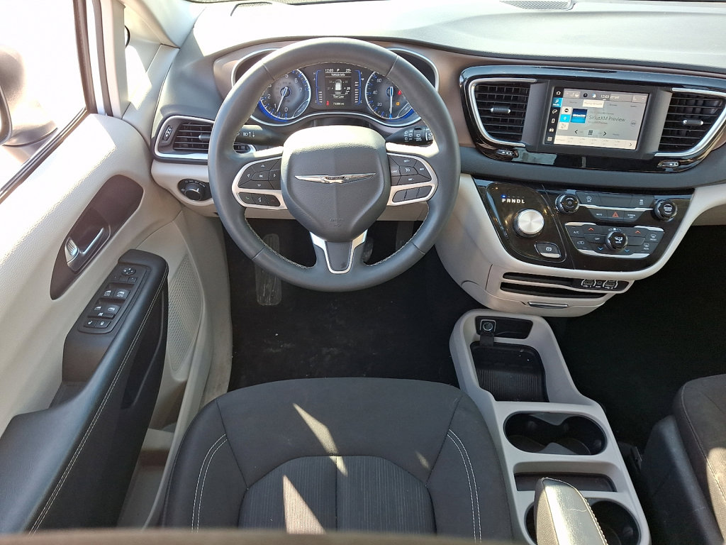 Used 2023 Chrysler Voyager LX image 21