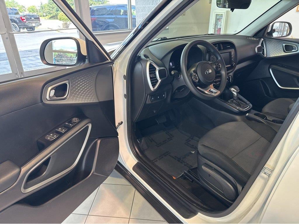 Used 2021 Kia Soul LX FWD image 17
