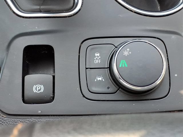 Used 2021 Chevrolet Traverse LT FWD image 19