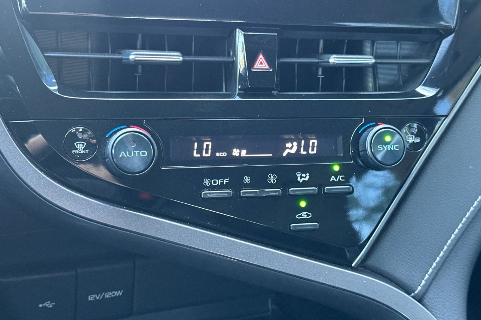 Used 2024 Toyota Camry SE FWD image 23